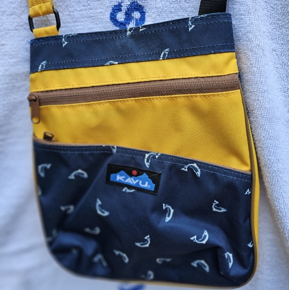Kavu bagaroo fly fish cross bag. - Picture 5 of 10